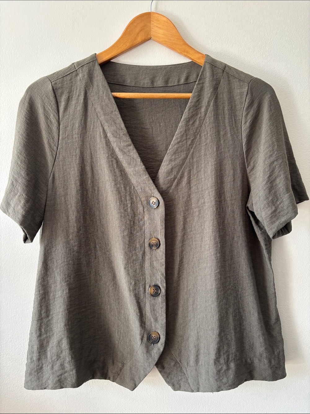 Women's Green Short Sleeve Button Front Top